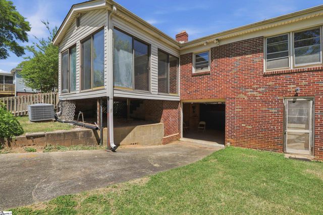 126 W Circle Avenue, Greenville, SC 29607