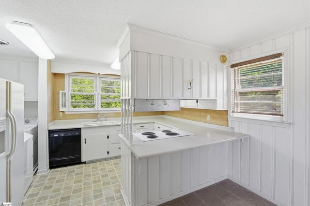 126 W Circle Avenue, Greenville, SC 29607