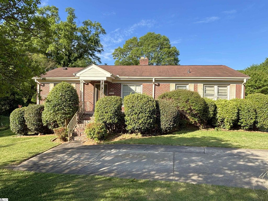 126 W Circle Avenue, Greenville, SC 29607