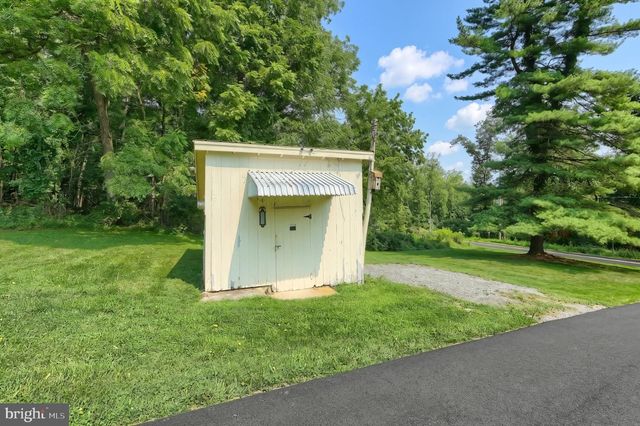 454 ROCKVILLE RD, Spring Grove, PA 17362
