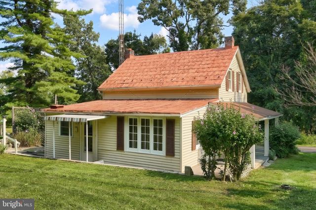 454 ROCKVILLE RD, Spring Grove, PA 17362