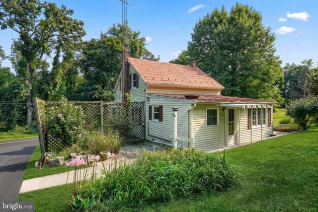 454 ROCKVILLE RD, Spring Grove, PA 17362