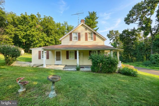 454 ROCKVILLE RD, Spring Grove, PA 17362