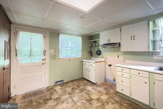 454 ROCKVILLE RD, Spring Grove, PA 17362