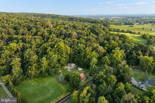 454 ROCKVILLE RD, Spring Grove, PA 17362