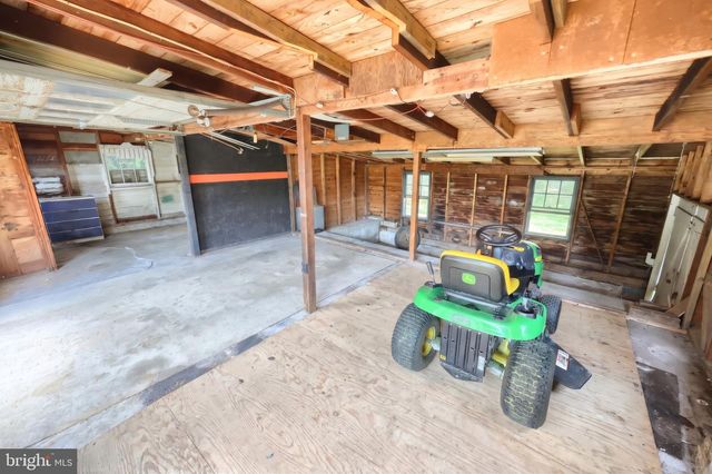 454 ROCKVILLE RD, Spring Grove, PA 17362