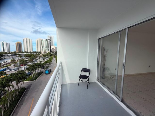 400 Kings Point Drive 531, Sunny Isles Beach, FL 33160