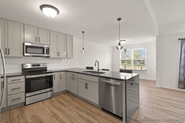 5577 Limestone Creek Drive, Charlestown, IN 47111