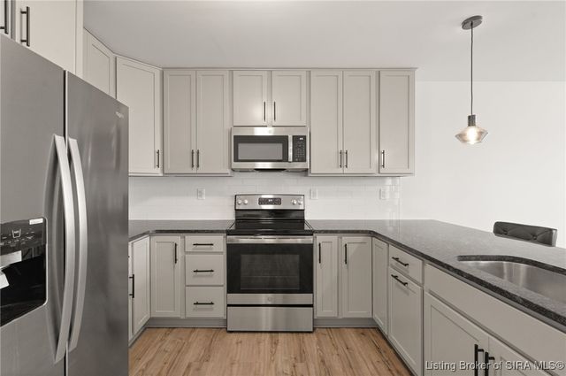 5577 Limestone Creek Drive, Charlestown, IN 47111