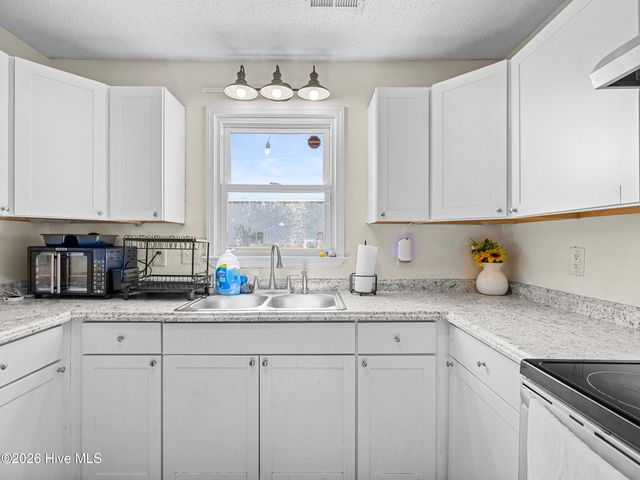 109 Milestone Court, Jacksonville, NC 28546