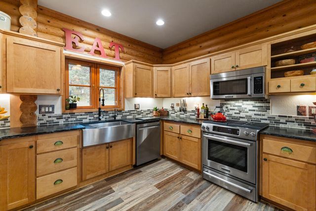 11020 Kestrel Road, Klamath Falls, OR 97601