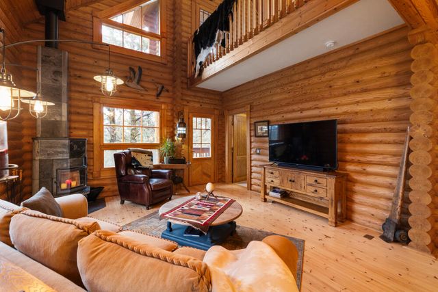 11020 Kestrel Road, Klamath Falls, OR 97601