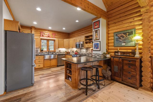 11020 Kestrel Road, Klamath Falls, OR 97601