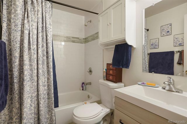 10542 W 63rd Place, Arvada, CO 80004