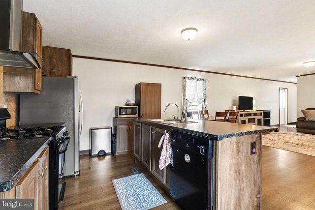 404 DOGWOOD LN, New Providence, PA 17560