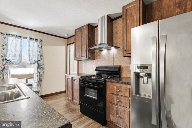 404 DOGWOOD LN, New Providence, PA 17560