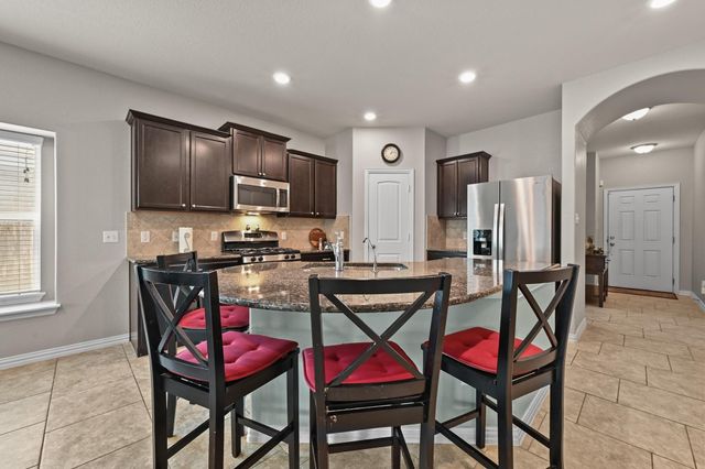 206 Shale CIR, Buda, TX 78610