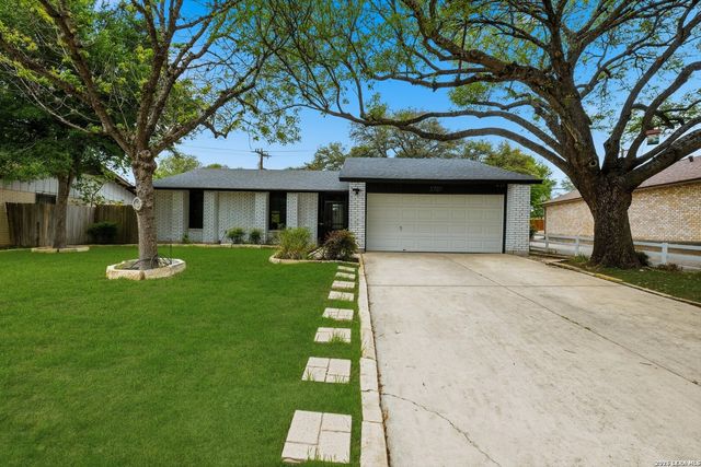 5707 Larkdale Dr, San Antonio, TX 78233