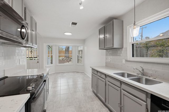 5707 Larkdale Dr, San Antonio, TX 78233