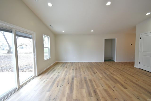 994 E 8Th Street, Fowler, IN 47944