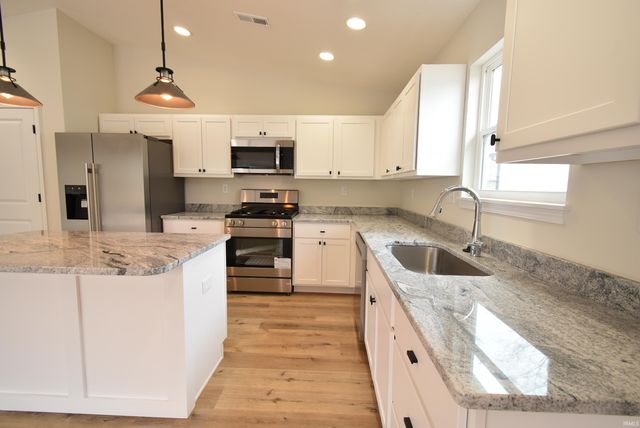 994 E 8Th Street, Fowler, IN 47944