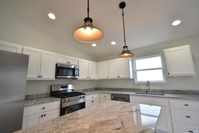 994 E 8Th Street, Fowler, IN 47944