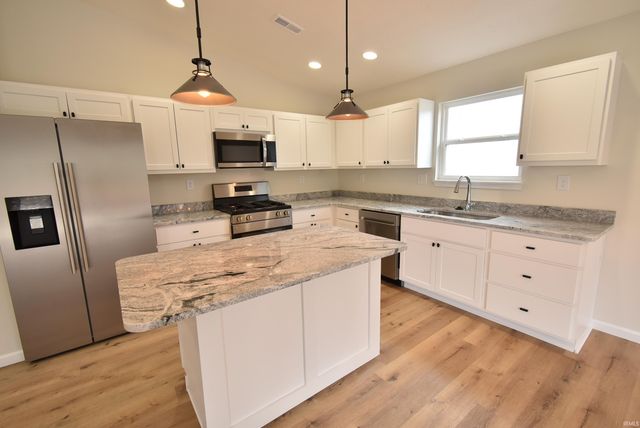 994 E 8Th Street, Fowler, IN 47944