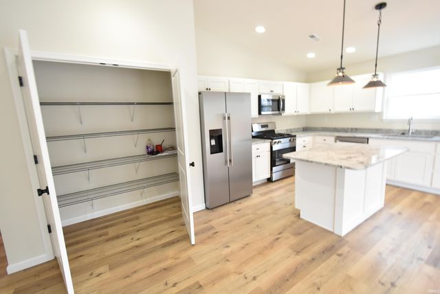 994 E 8Th Street, Fowler, IN 47944