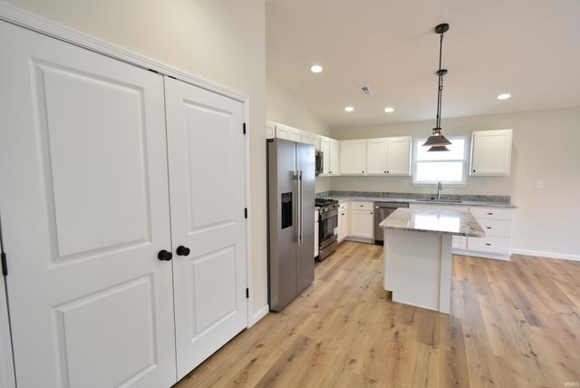 994 E 8Th Street, Fowler, IN 47944