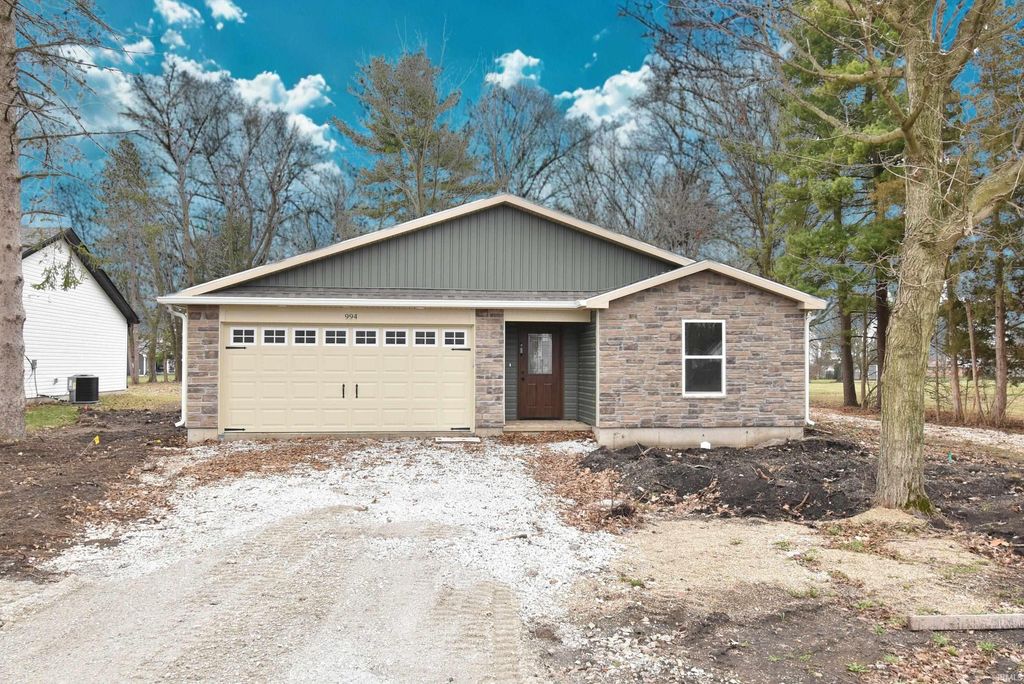 994 E 8Th Street, Fowler, IN 47944