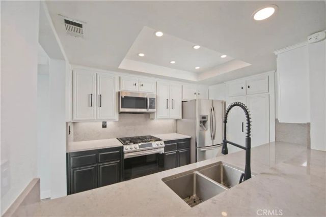 600 Kingswood Lane A, Simi Valley, CA 93065