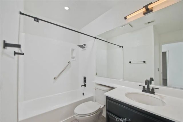 600 Kingswood Lane A, Simi Valley, CA 93065