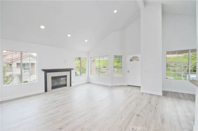 600 Kingswood Lane A, Simi Valley, CA 93065