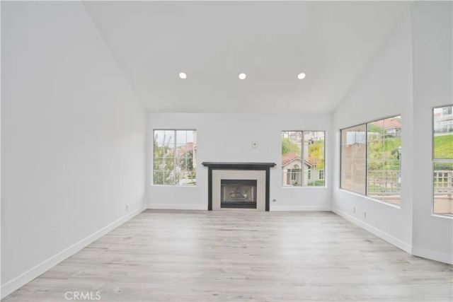 600 Kingswood Lane A, Simi Valley, CA 93065
