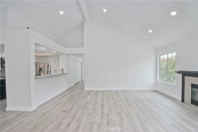 600 Kingswood Lane A, Simi Valley, CA 93065