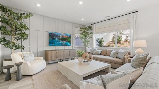 10418 Hill Meadows, Lakeside, CA 92040