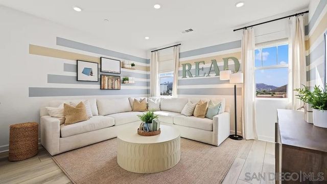 10418 Hill Meadows, Lakeside, CA 92040