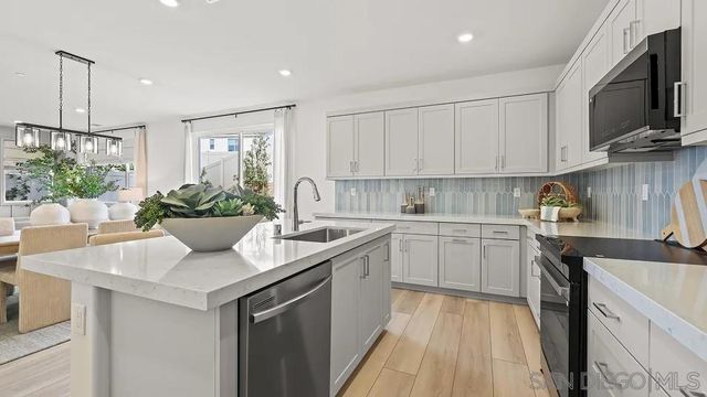 10418 Hill Meadows, Lakeside, CA 92040
