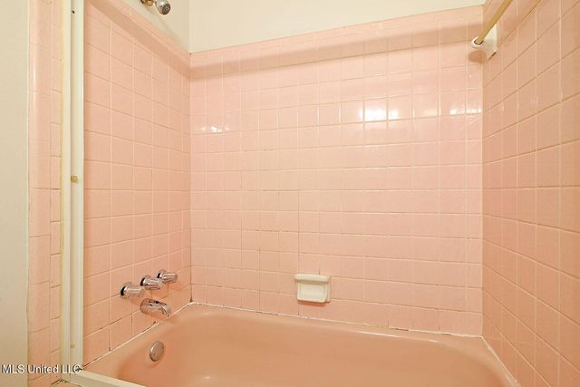 5707 Eastwood Drive, Moss Point, MS 39563