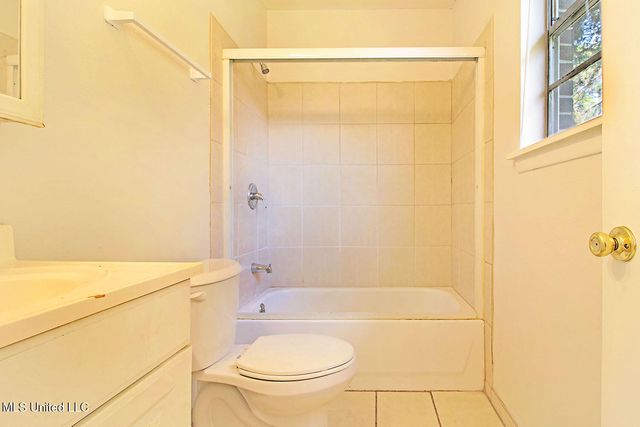 5707 Eastwood Drive, Moss Point, MS 39563