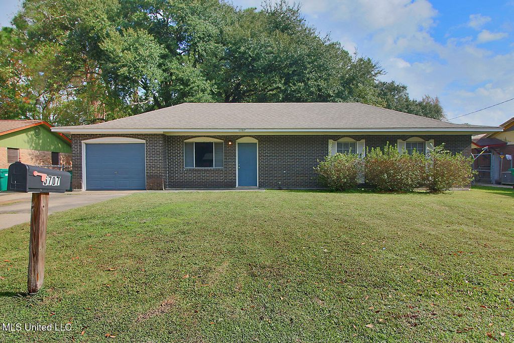 5707 Eastwood Drive, Moss Point, MS 39563