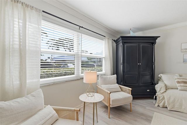 5800 HOLLYWOOD BOULEVARD 214, Sarasota, FL 34231