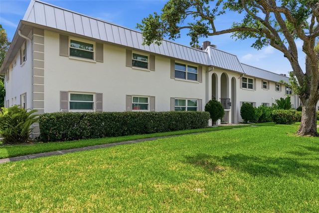 5800 HOLLYWOOD BOULEVARD 214, Sarasota, FL 34231