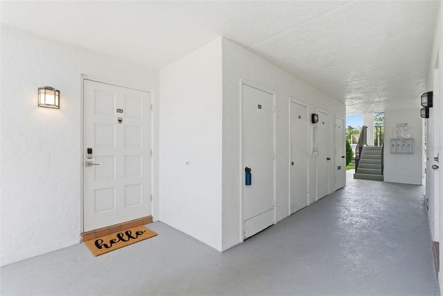 5800 HOLLYWOOD BOULEVARD 214, Sarasota, FL 34231