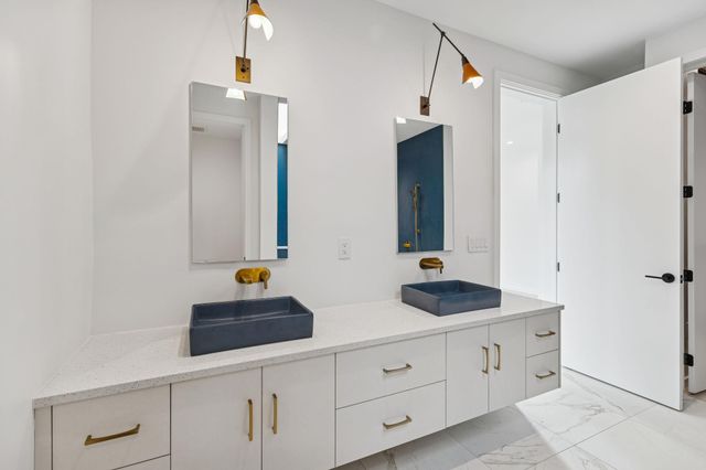 3007 Locke LN, Austin, TX 78704