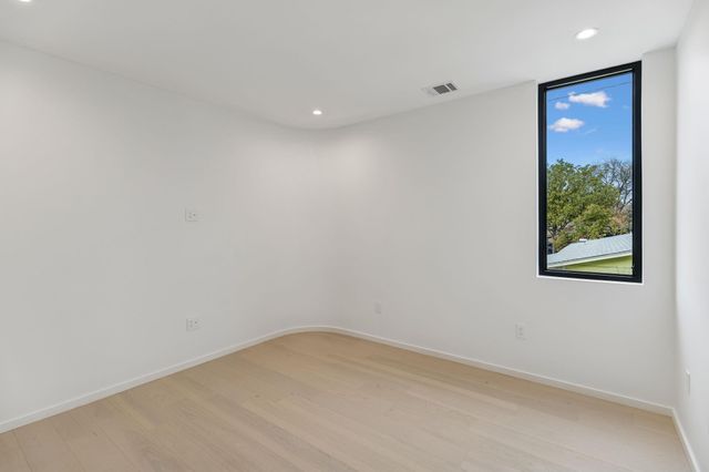 3007 Locke LN, Austin, TX 78704