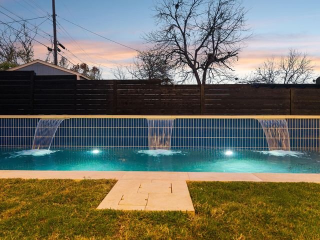 3007 Locke LN, Austin, TX 78704