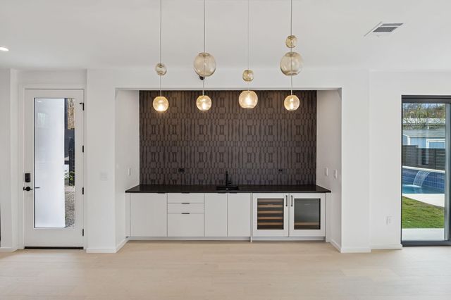 3007 Locke LN, Austin, TX 78704