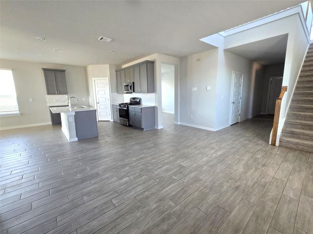141 Appleberry LN, Elgin, TX 78621