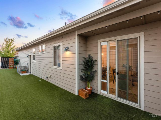 5917 W Beaufort St, Boise, ID 83714